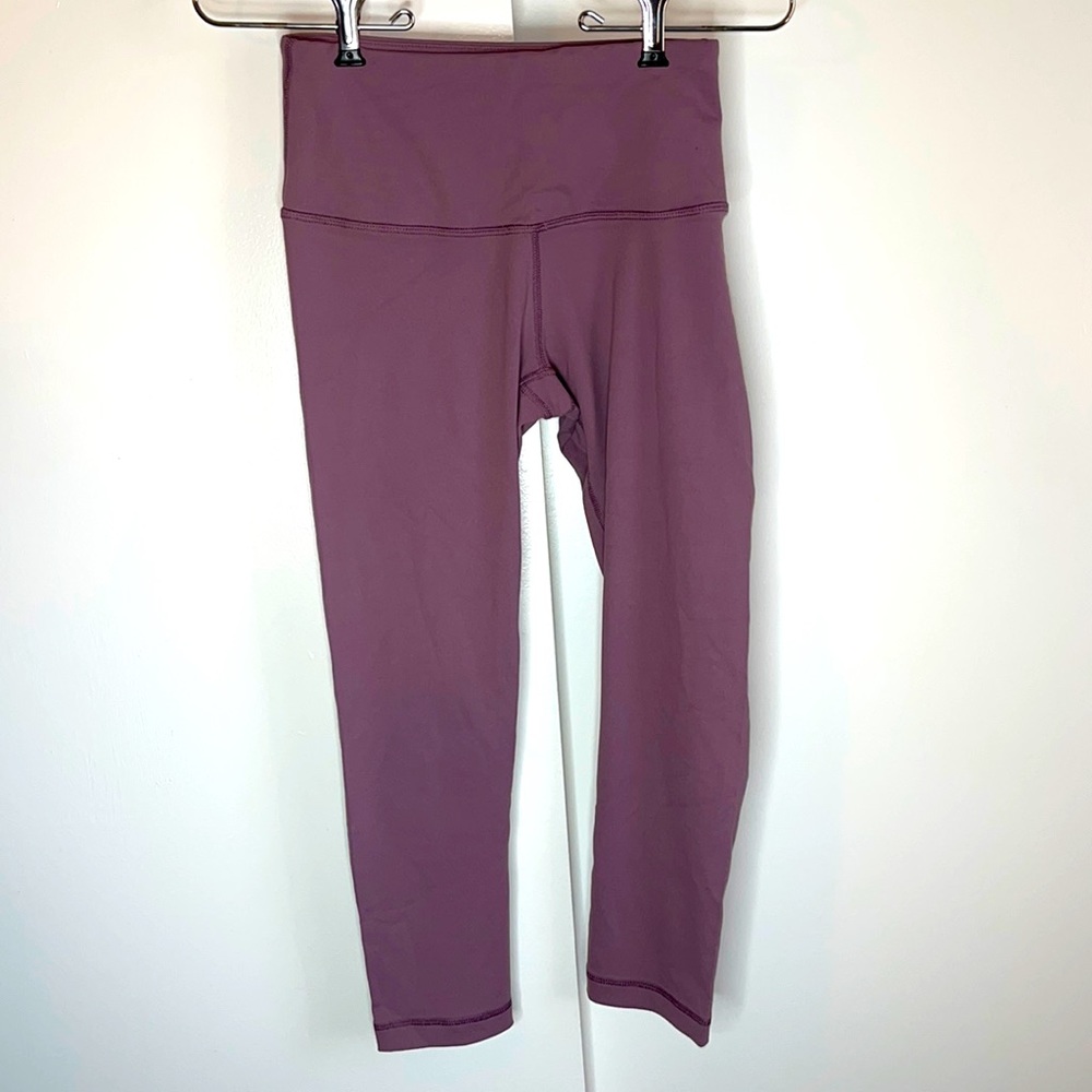 Women’s Athletic Capri Pants